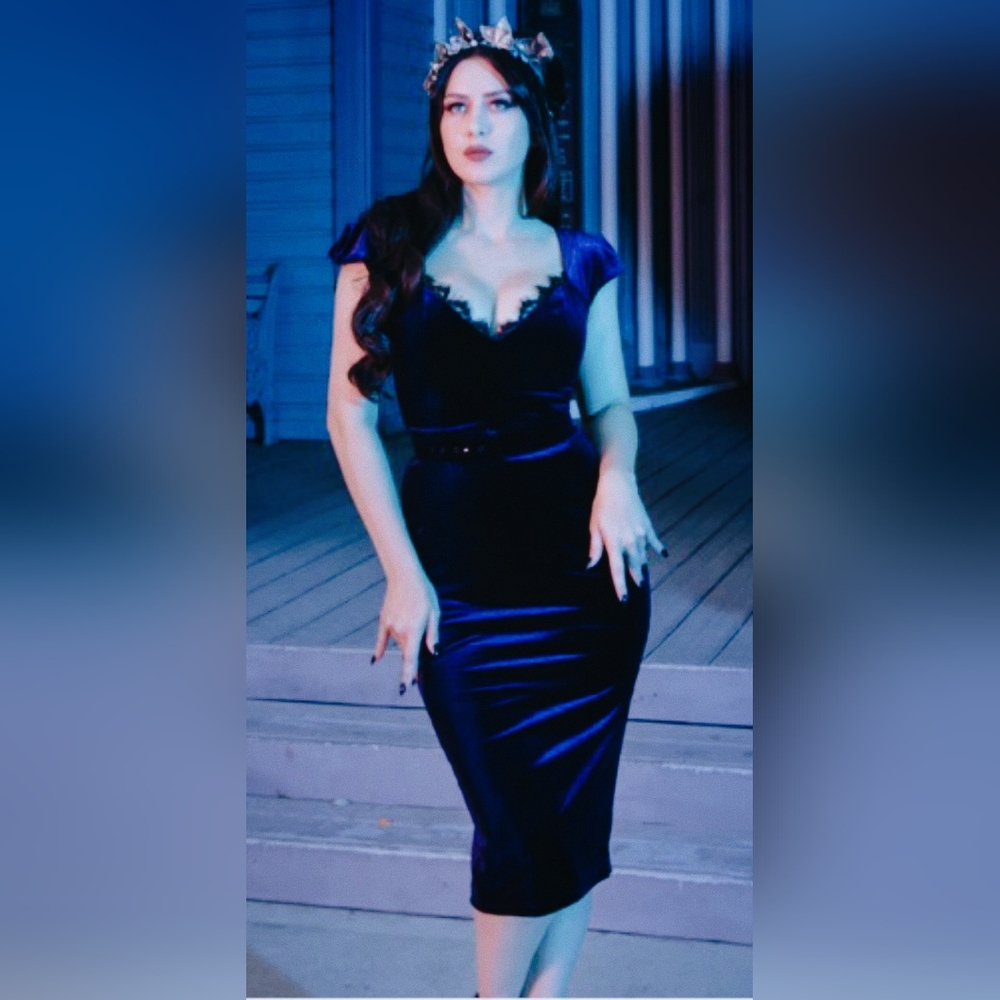 Women’s Navy Velvet Midi Dress with Lace Trim